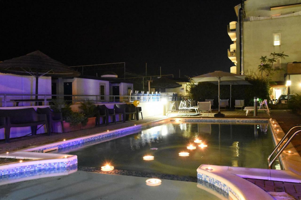 Residence Moderno Lido Di Savio Eksteriør bilde